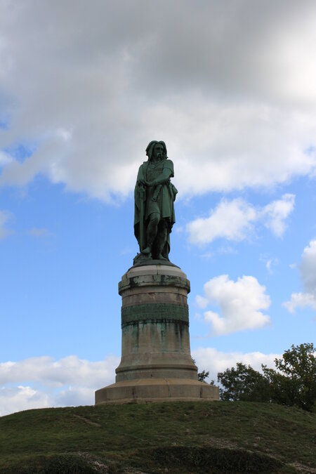 Alise Sainte Reine - Statue